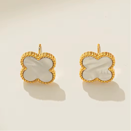 Min earrings