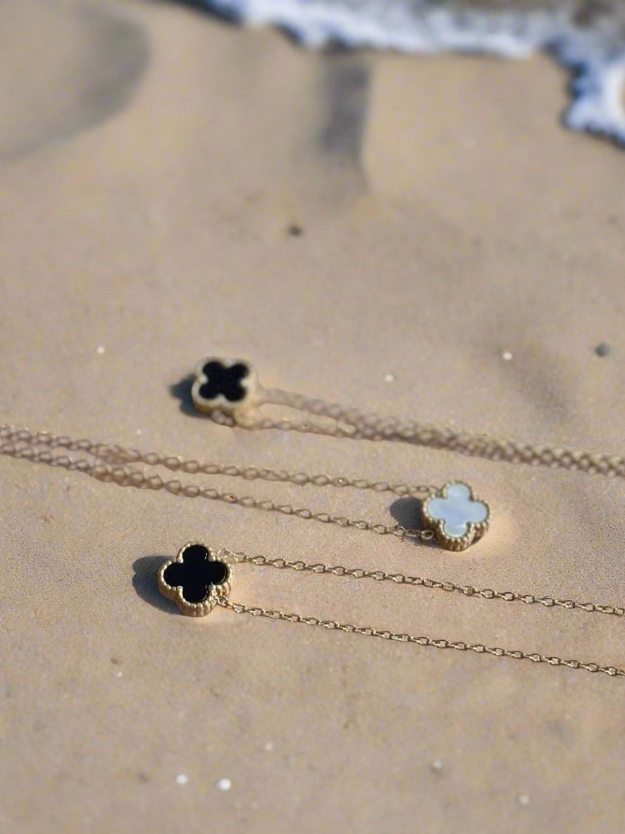 Min's Clover Necklace