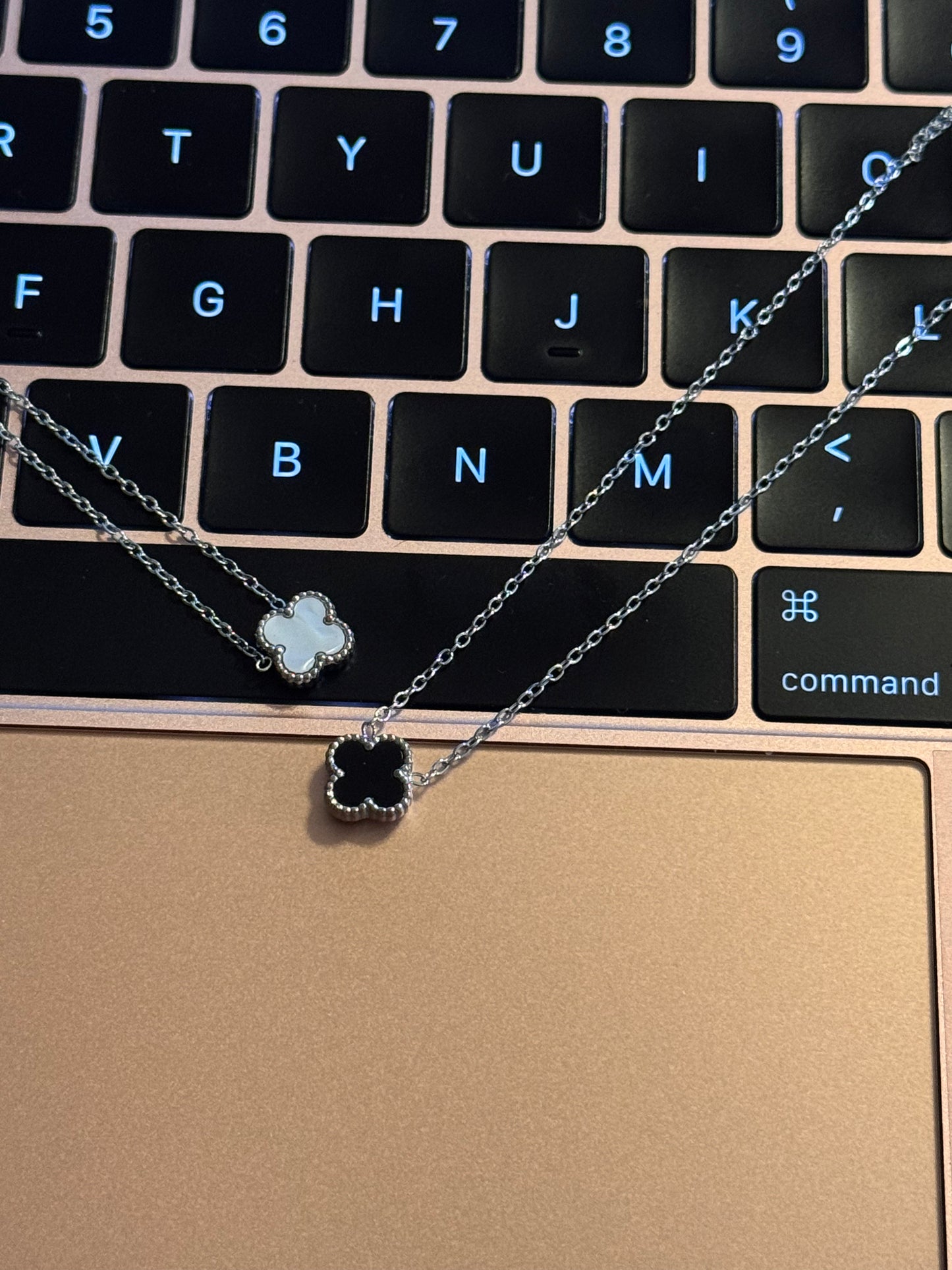 Min's Clover Necklace